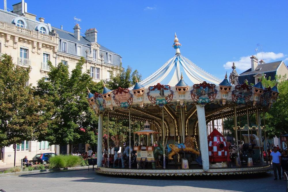 Logis Hotel Du Cirque Troyes Centre Historique Kültér fotó