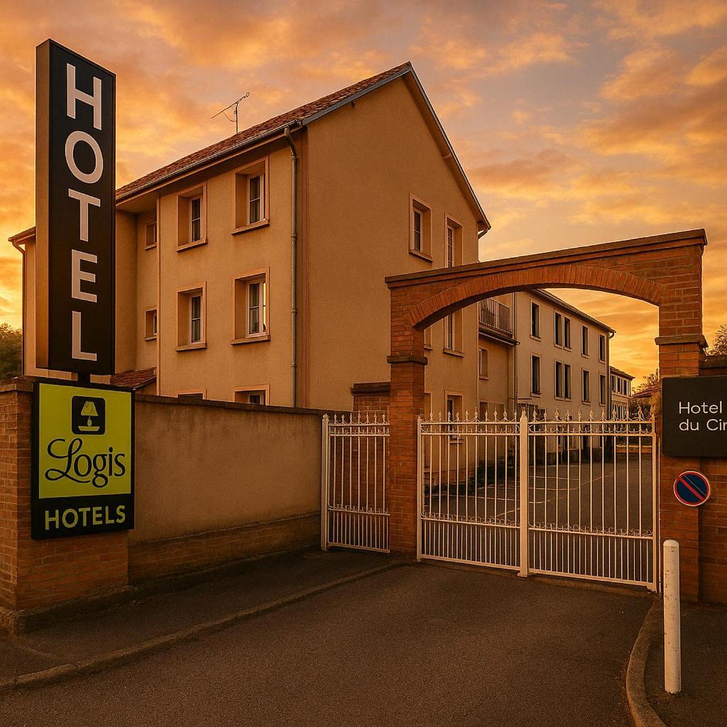Logis Hotel Du Cirque Troyes Centre Historique Kültér fotó