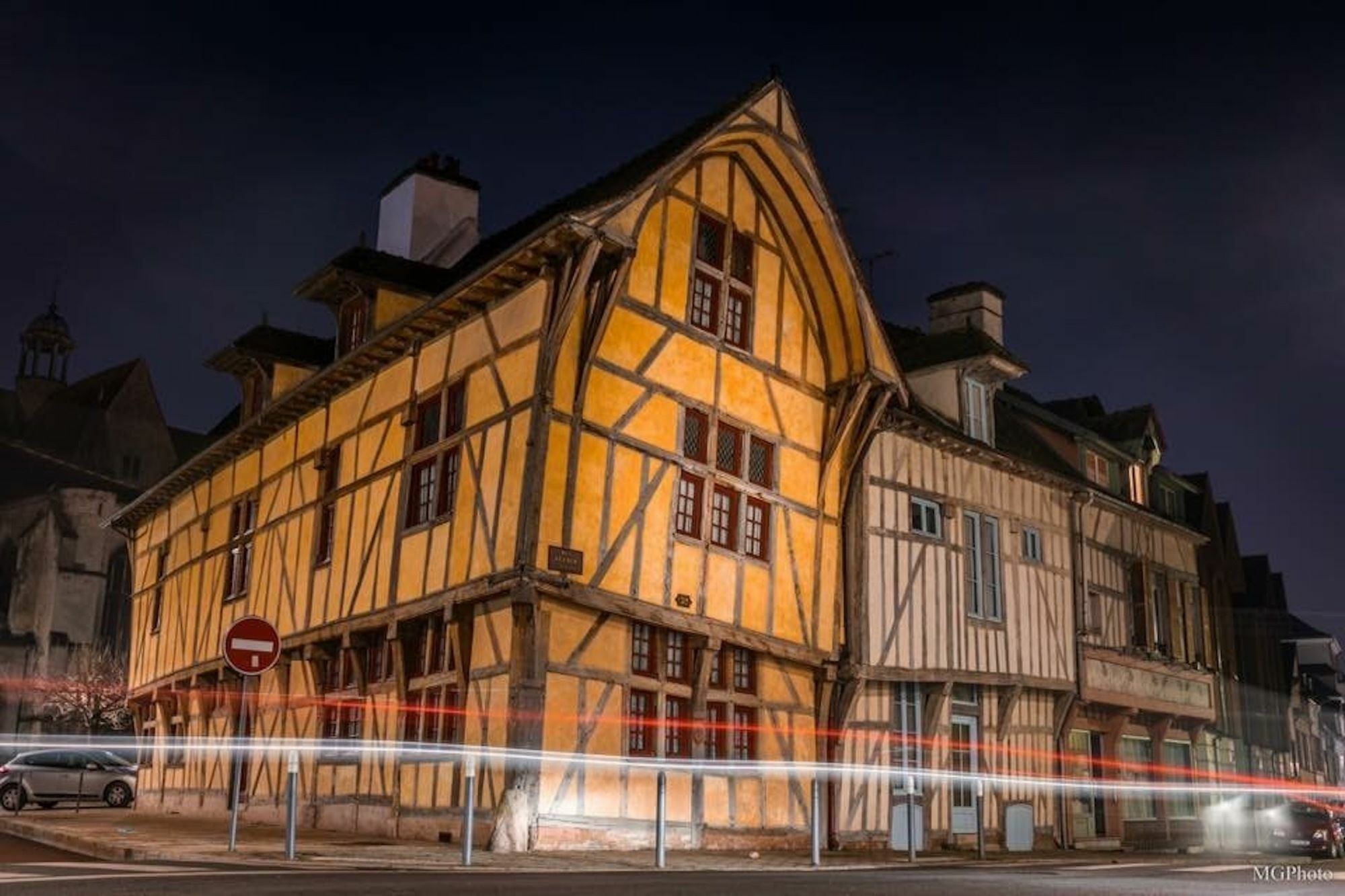 Logis Hotel Du Cirque Troyes Centre Historique Kültér fotó
