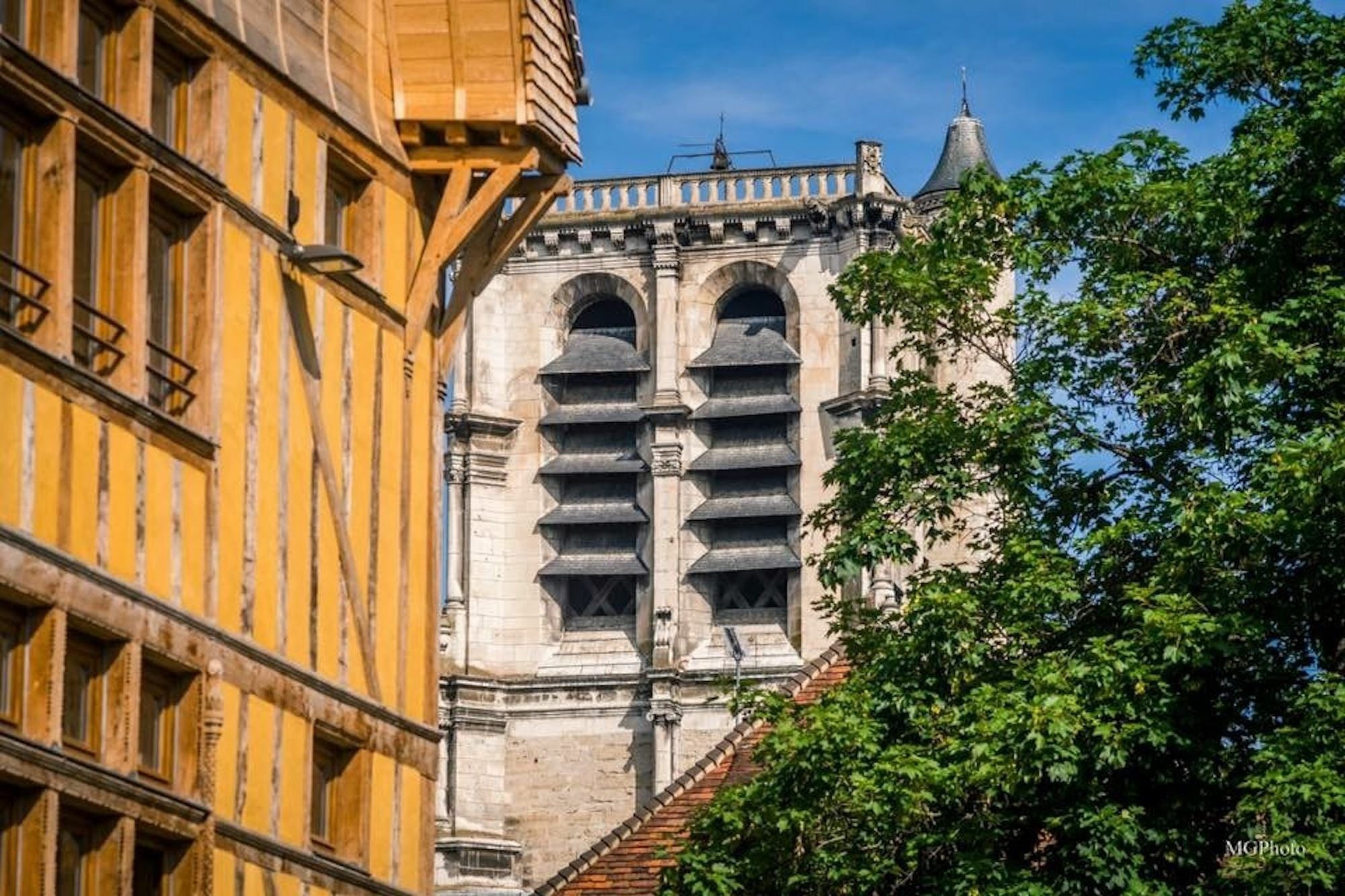 Logis Hotel Du Cirque Troyes Centre Historique Kültér fotó